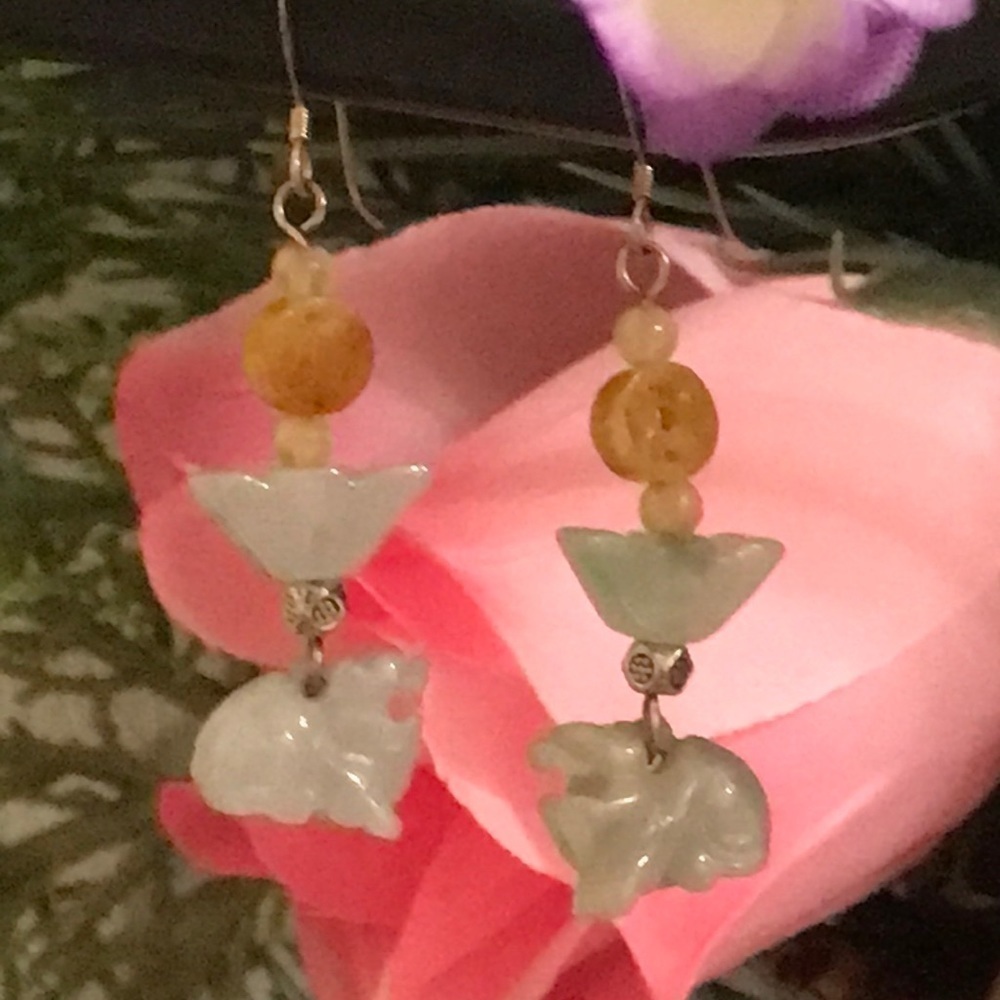 🔥ON SALE🔥3/$30🔥 💖 LA Design💖Jade Earring